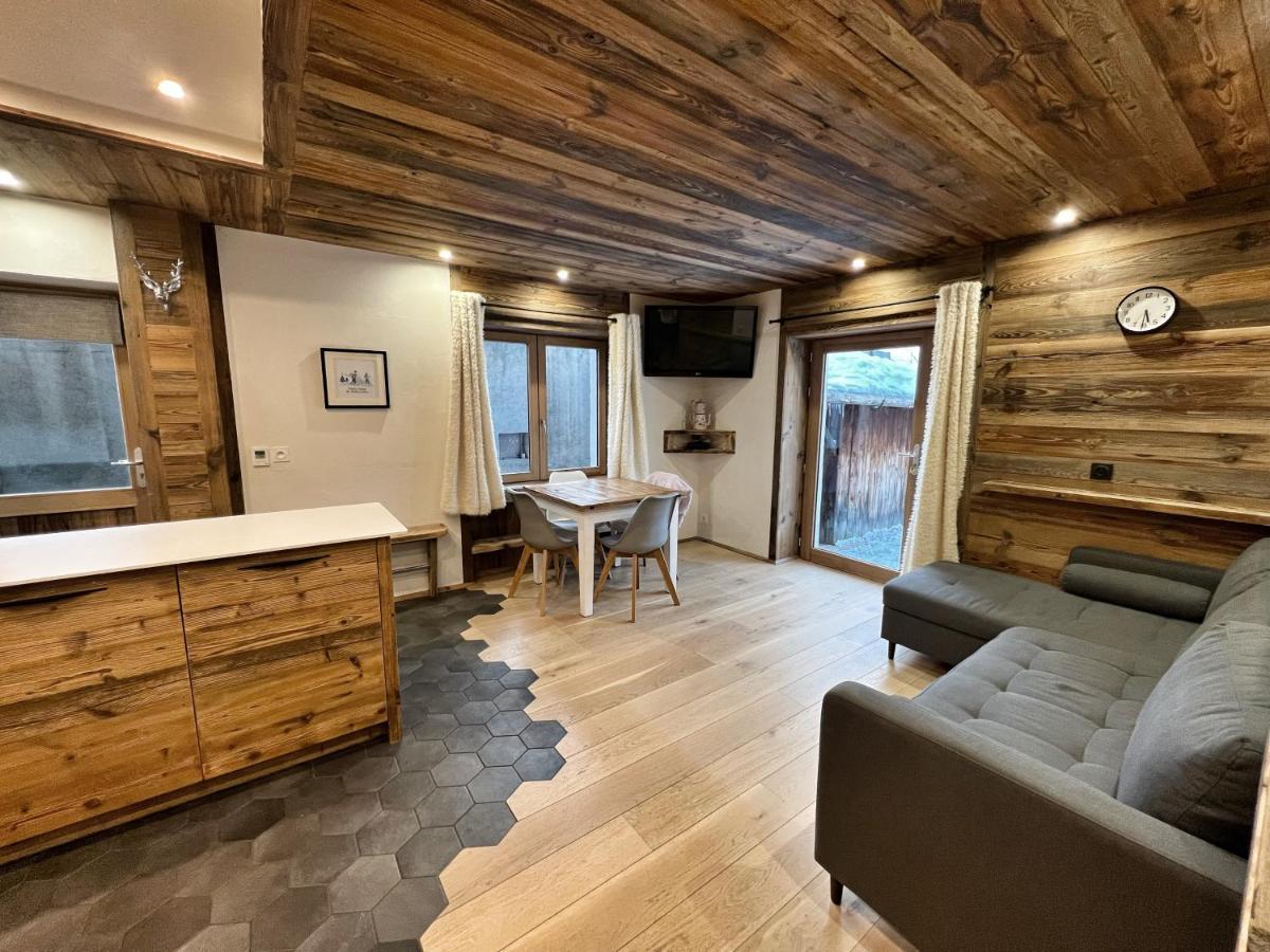Chez Marion Apartment นอเทรอ-ดาม-เด-เบลล์คอมบ์ ภายนอก รูปภาพ