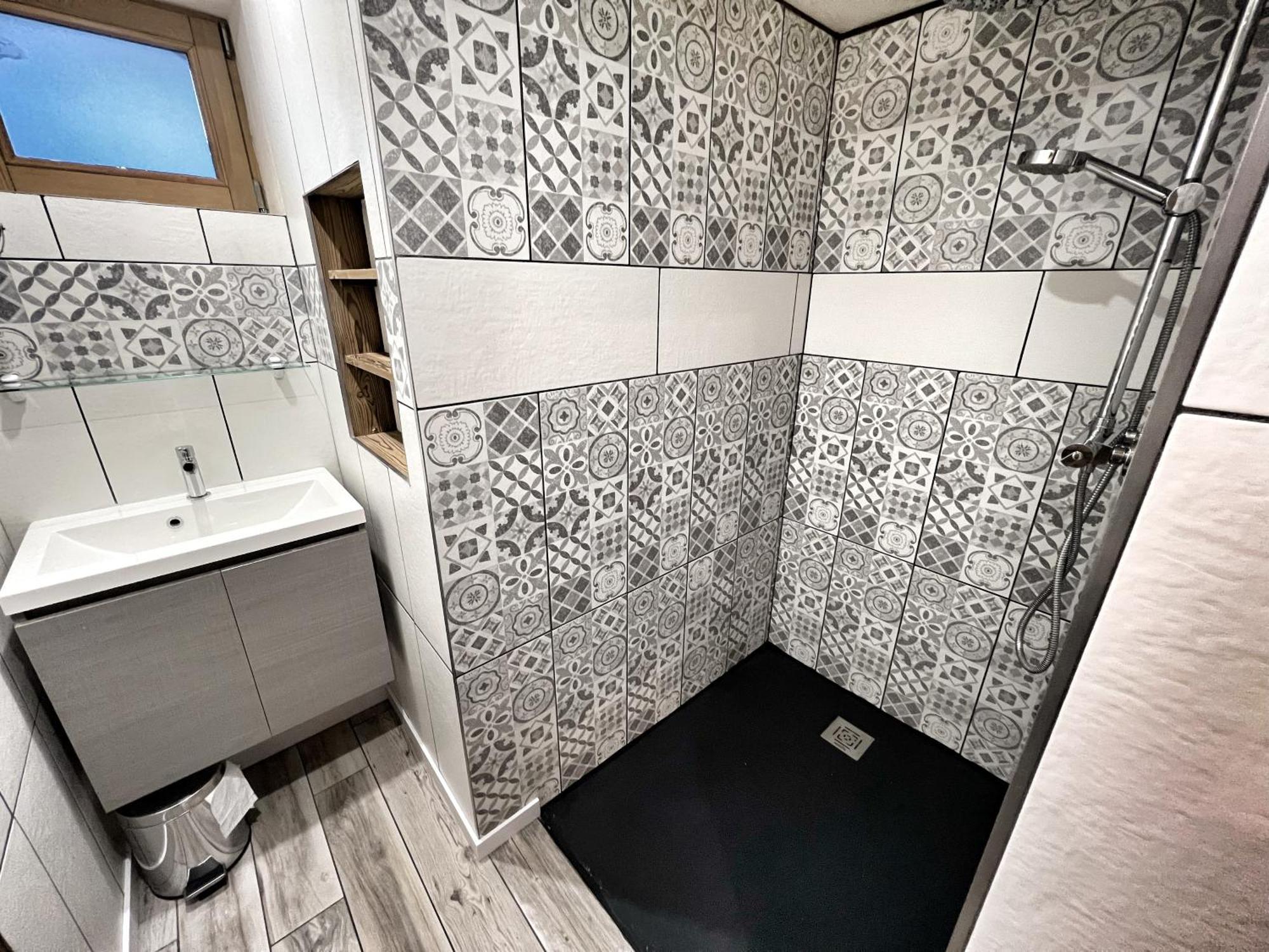 Chez Marion Apartment นอเทรอ-ดาม-เด-เบลล์คอมบ์ ห้อง รูปภาพ